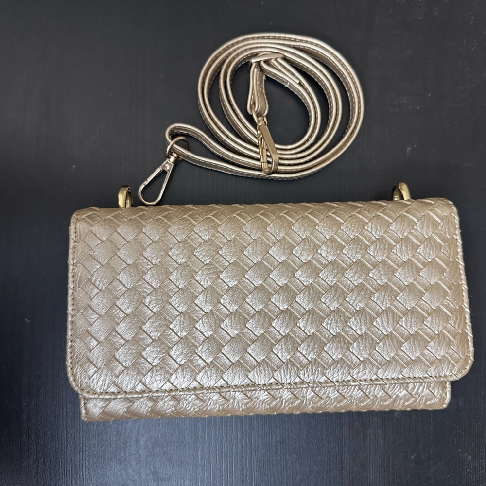 Functional woven wallet crossbody